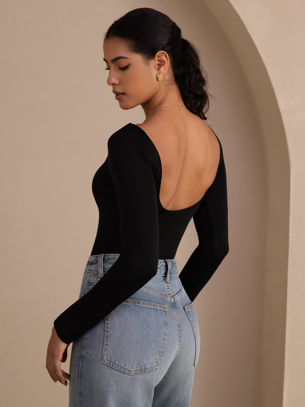 [Black] SilkSilky-CA Long Sleeve U Neck Women's T-Shirt 001