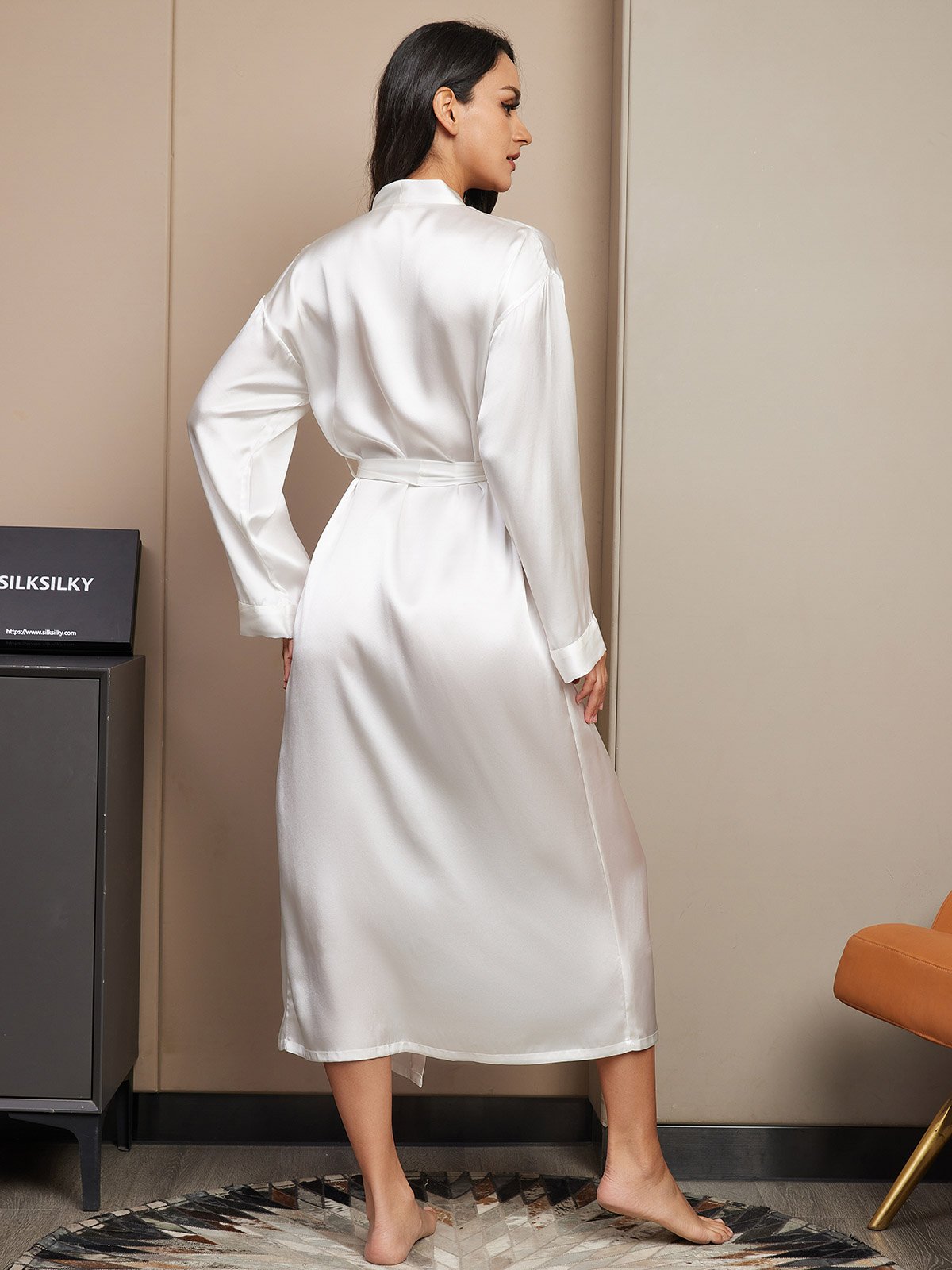 [White] SilkSilky-CA Pure Silk Wrap Women's Robe 002