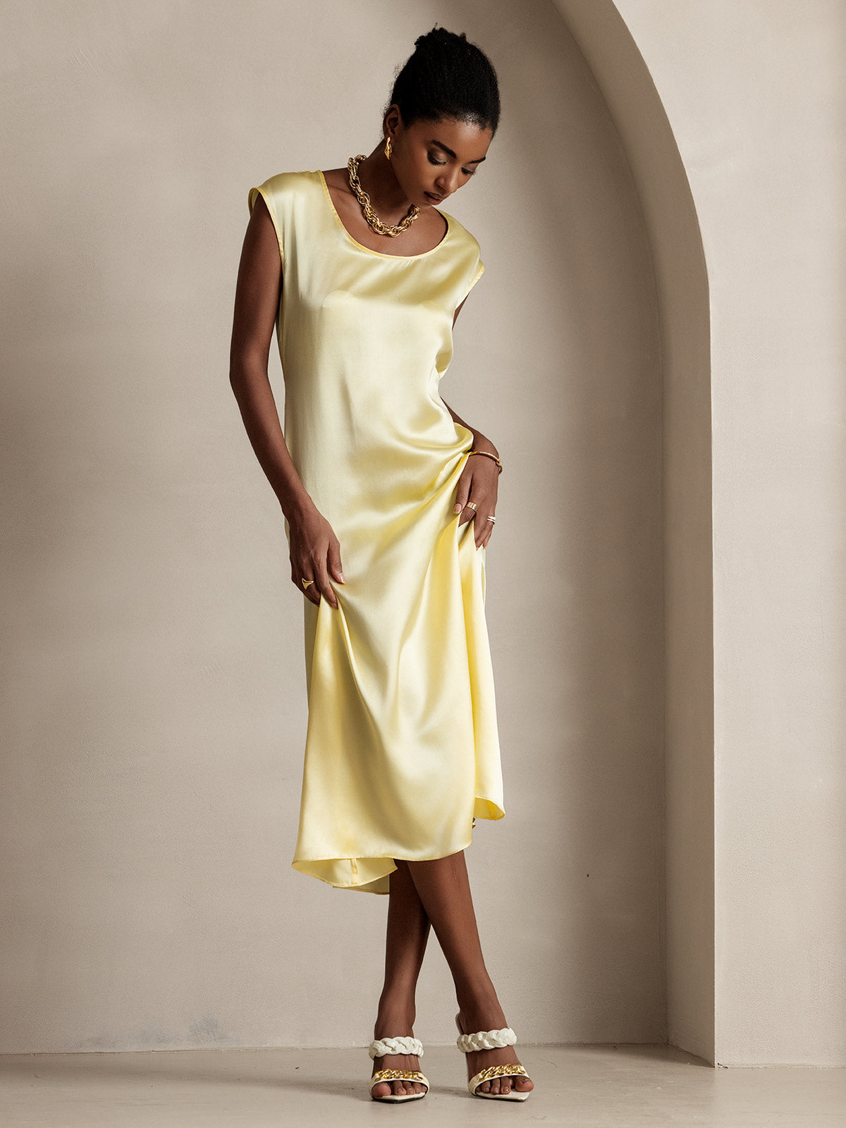 [Light Yellow] SilkSilky-CA 19Momme Silk Round Neck Dress 005