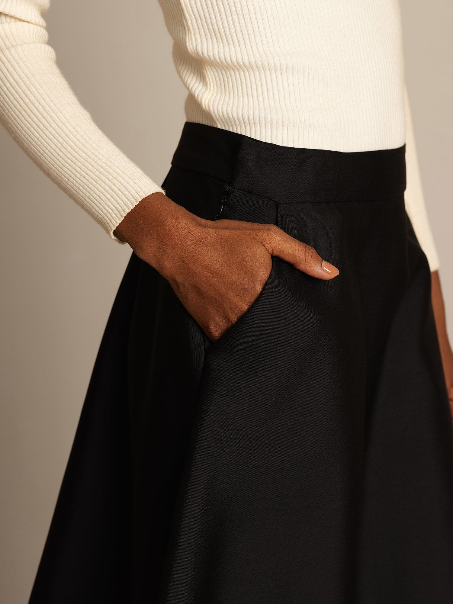 [Black] SilkSilky-CA 32Momme Silk-Wool Blend Skirt 004,