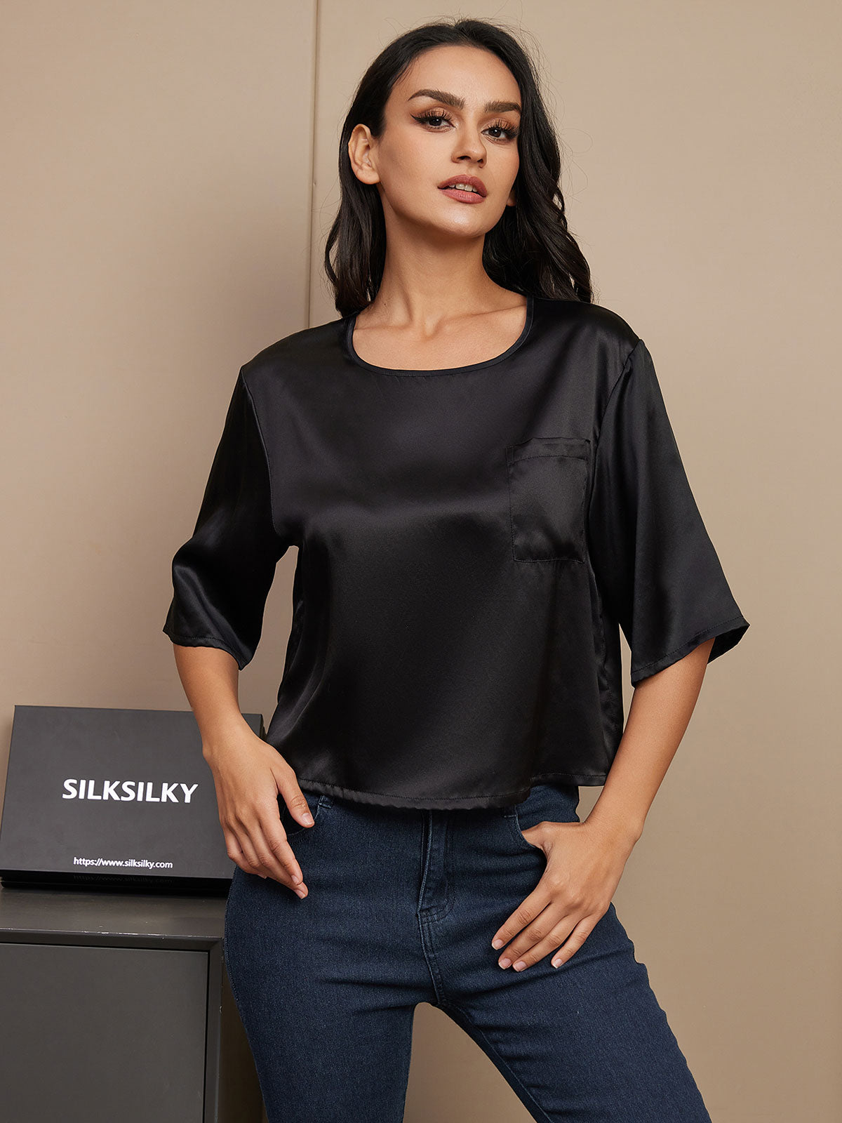 SilkSilky CA Pure Silk Half Sleeve Boat Neck Women's T Shirt Black 001