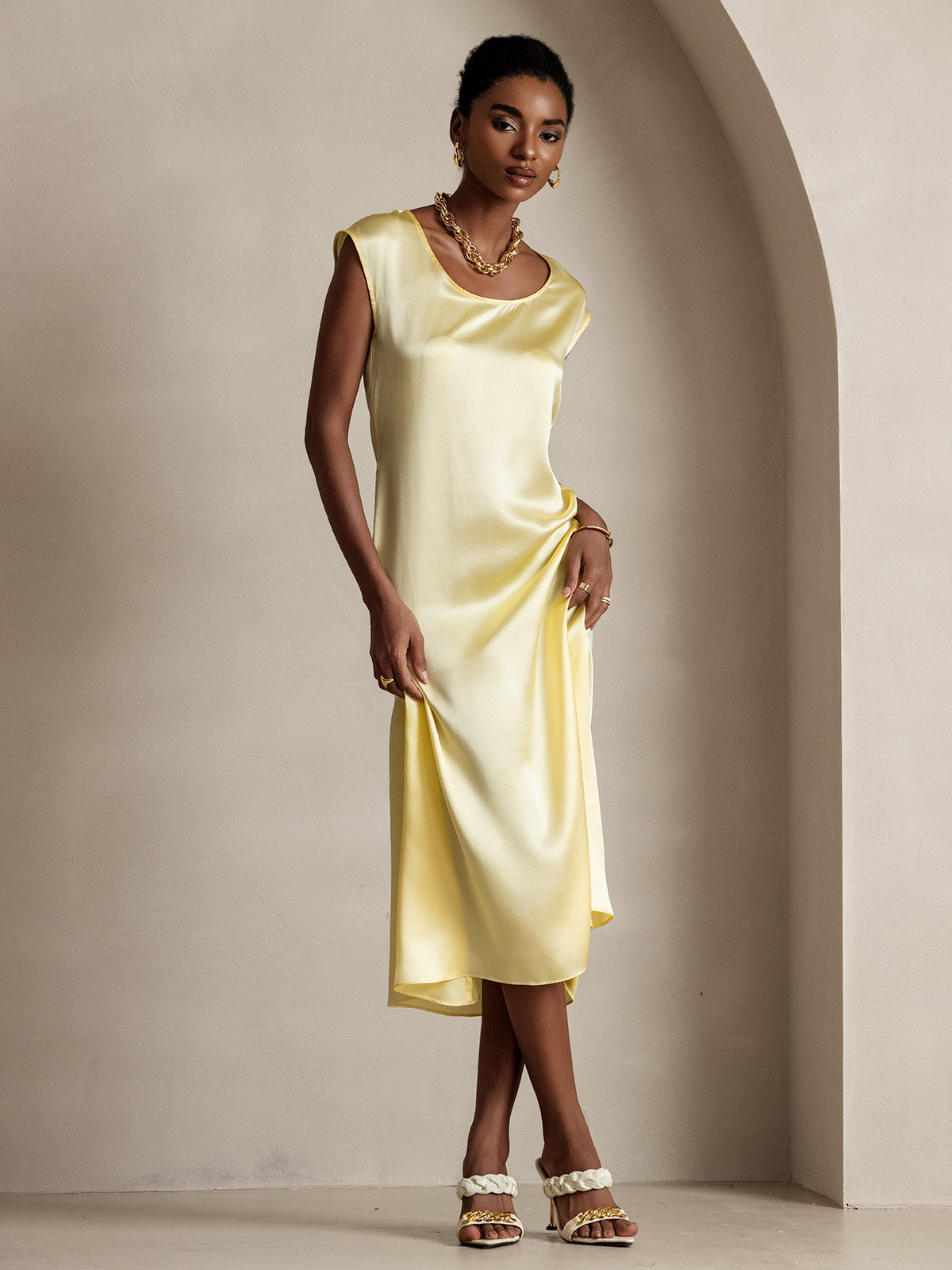 [Light Yellow] SilkSilky-CA 19Momme Silk Round Neck Dress 004