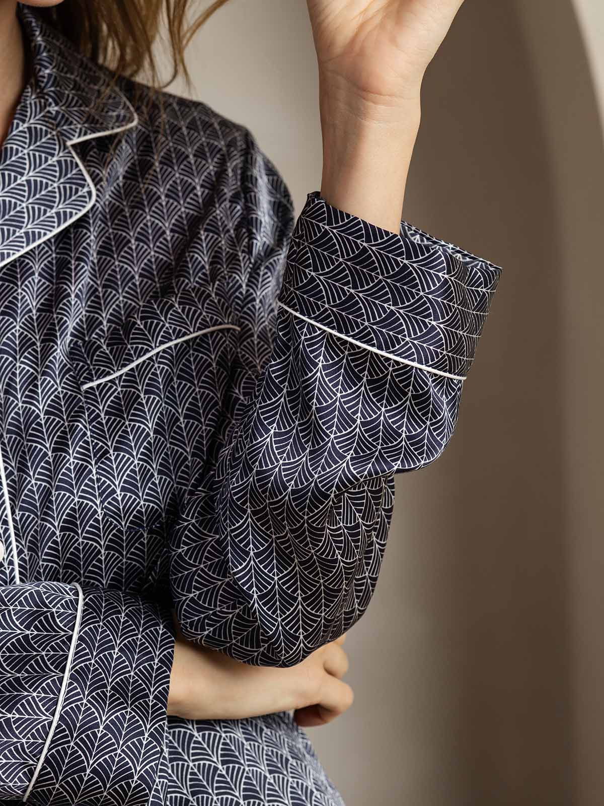 [Navy Ginkgo] SilkSilky-CA Pure Silk Womens Pajamas 007