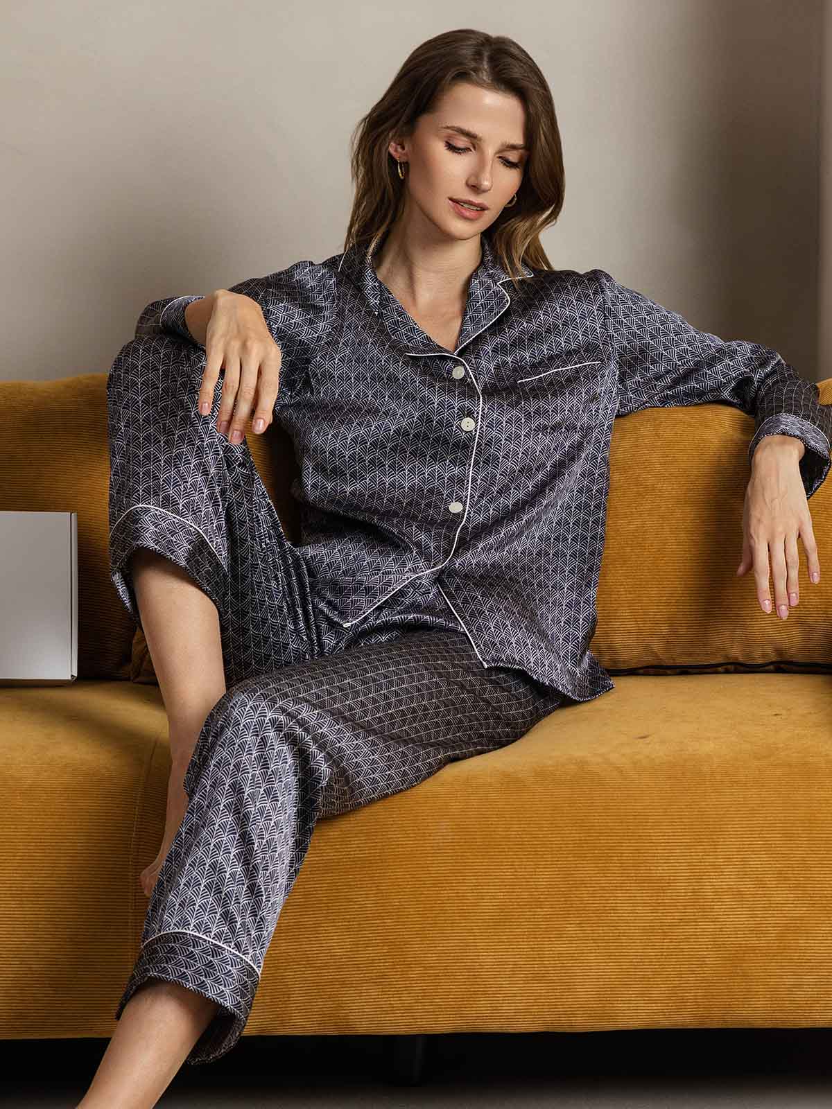 [Navy Ginkgo] SilkSilky-CA Pure Silk Womens Pajamas 005