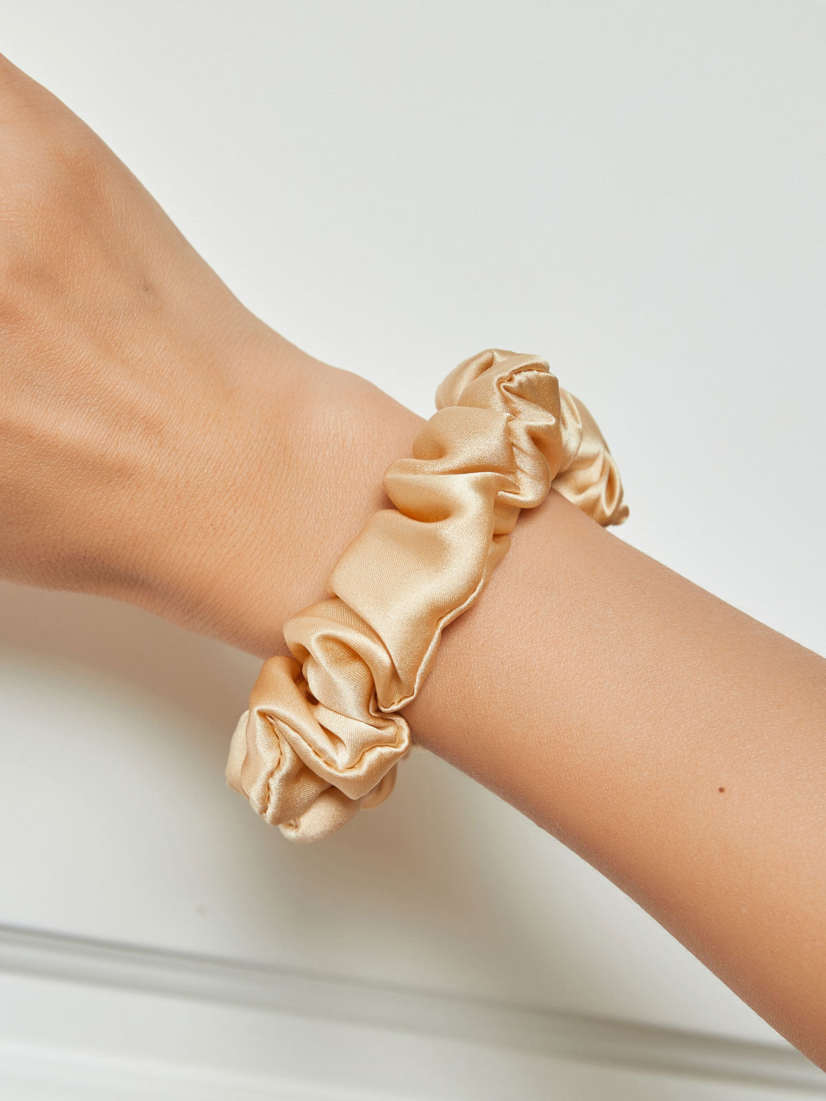 SilkSilky-CA 19Momme Pure Silk Scrunchie Champagne 001