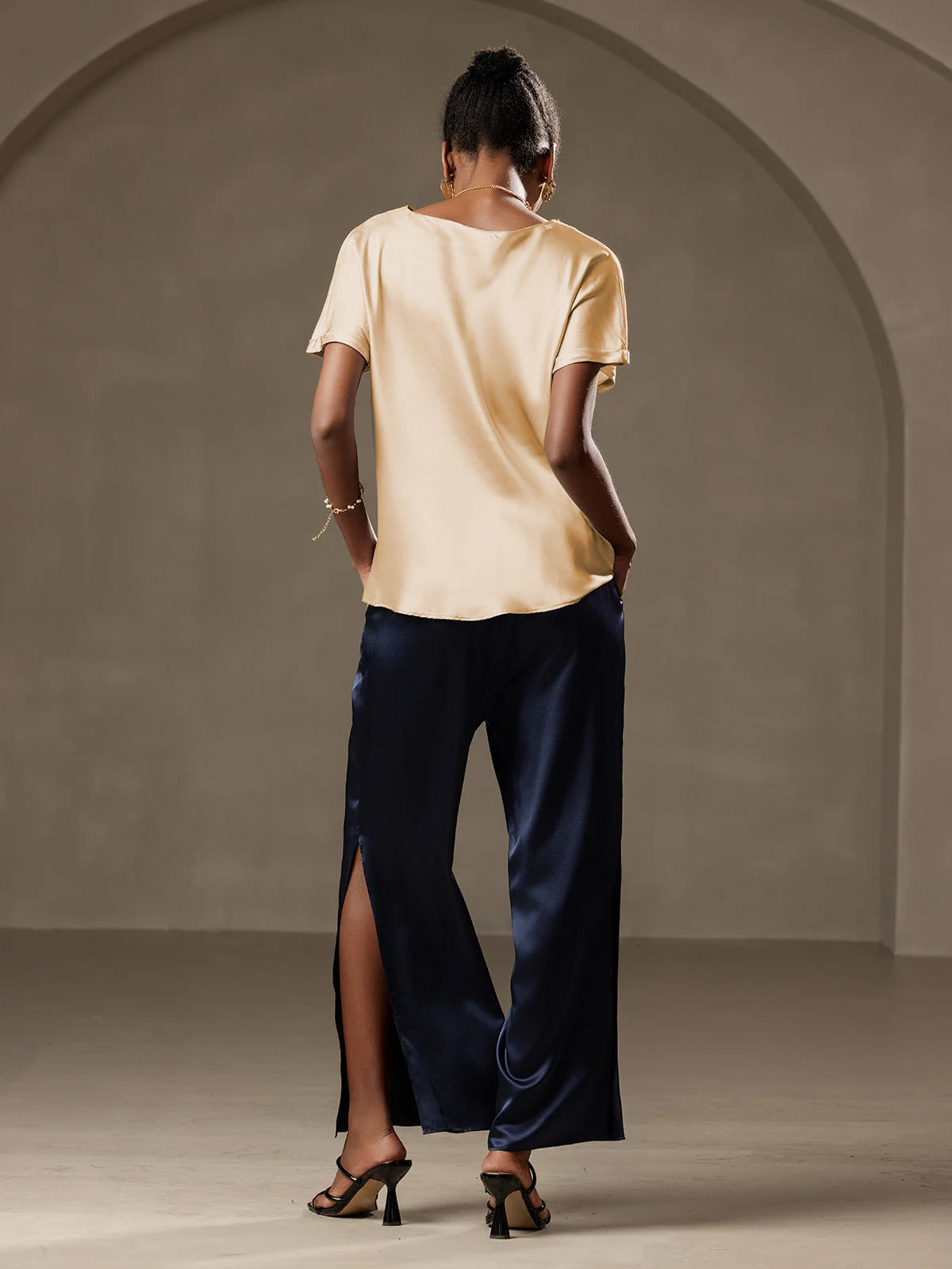 [Champagne] SilkSilky-CA 19Momme Silk Round Neck Women's T-Shirt 002