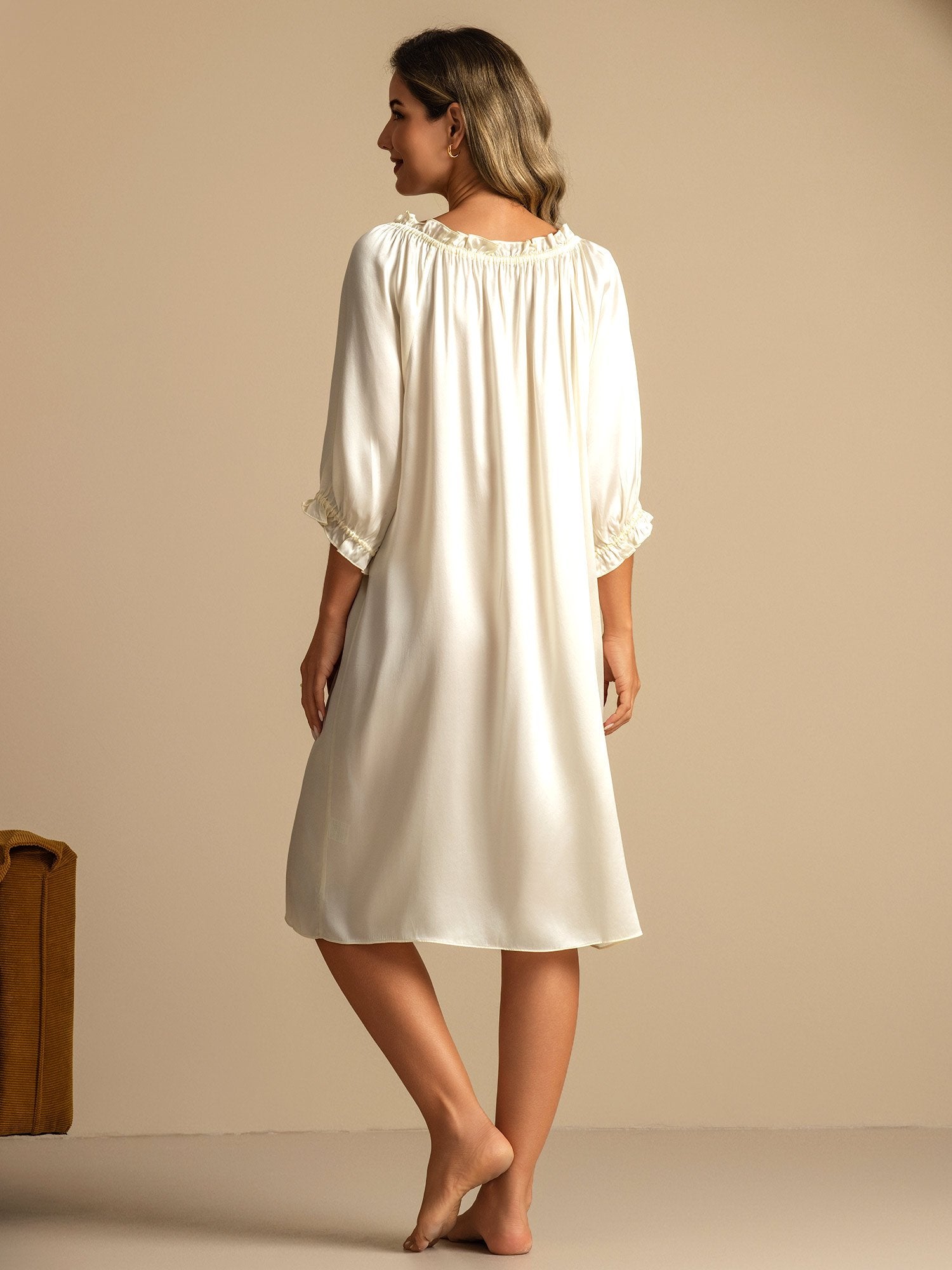 [White] SilkSilky-CA Pure Silk Nightgown 002