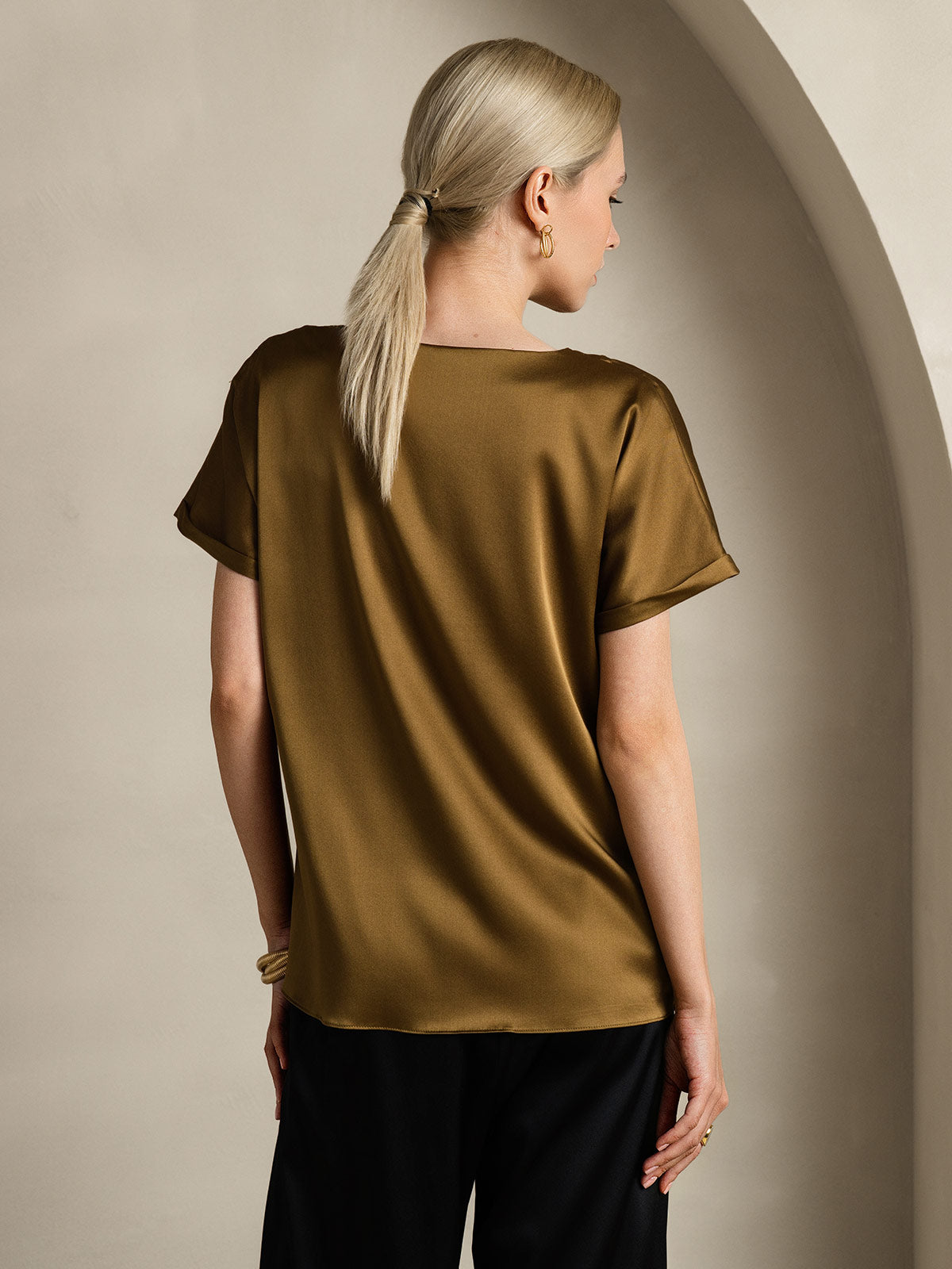 [Brown] SilkSilky-CA 19Momme Silk Round Neck Women's T-Shirt 002