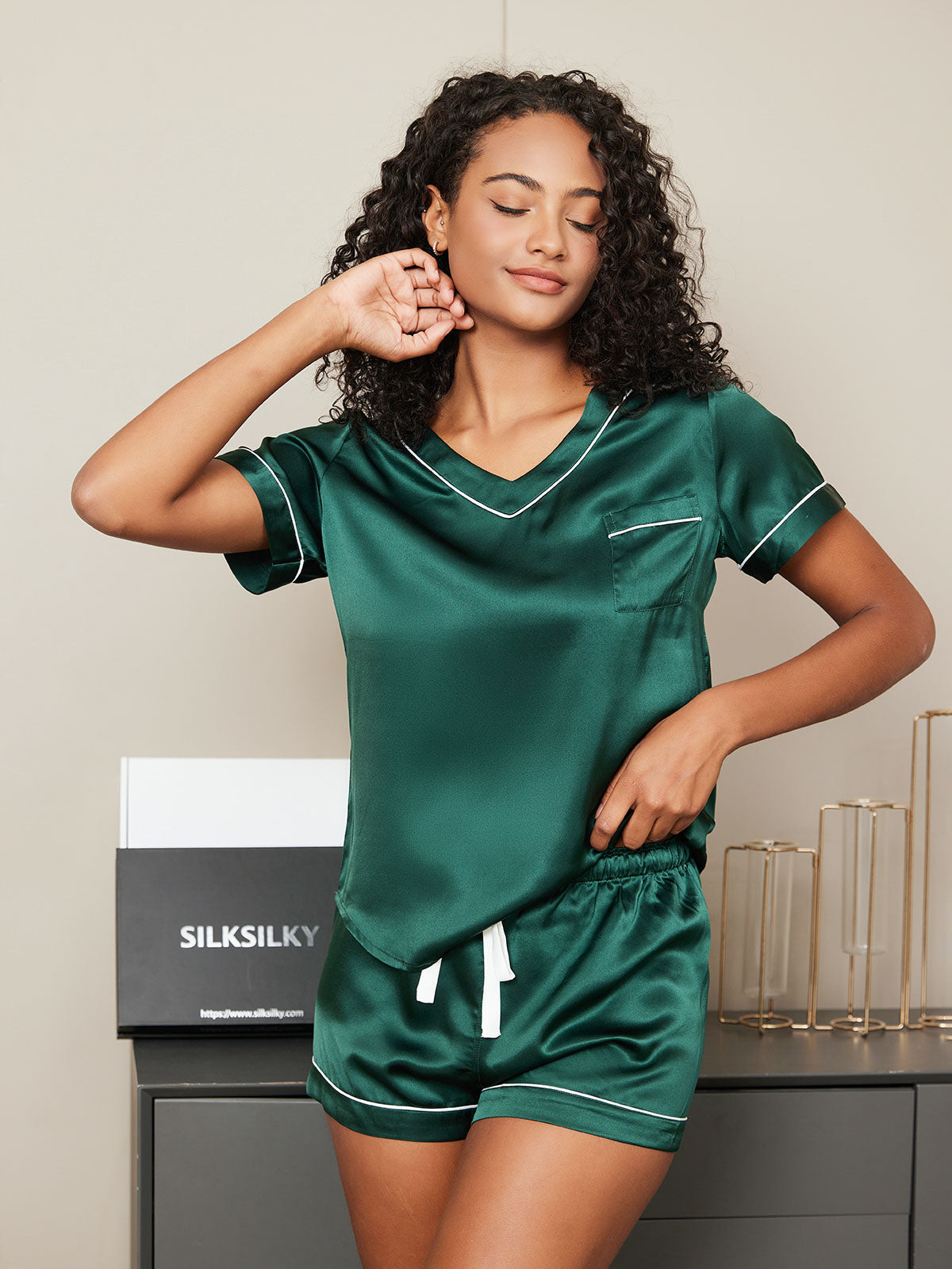 SilkSilky CA Pure Silk Short Sleeve V Neck Women's Pajamas Green 002