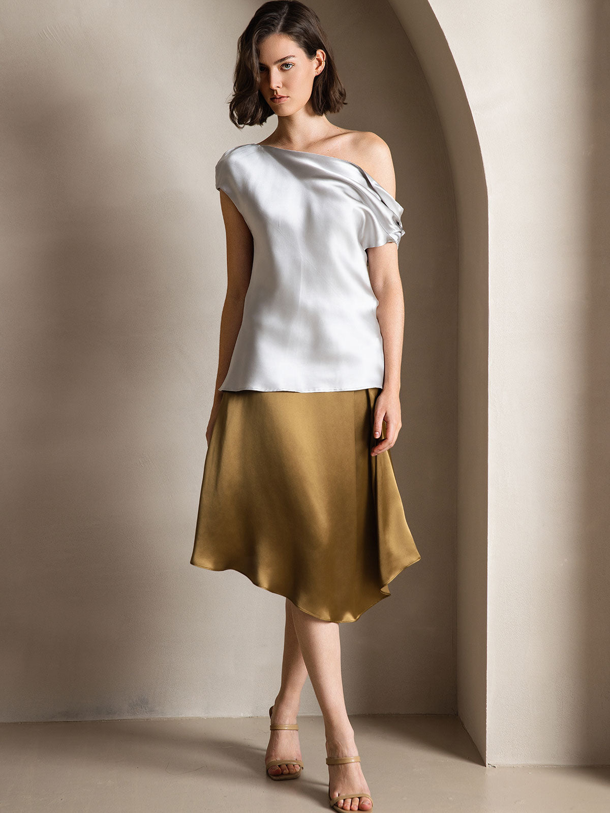 [Light Gray] SilkSilky-CA 19Momme Silk One Shoulder Women's T-Shirt 004