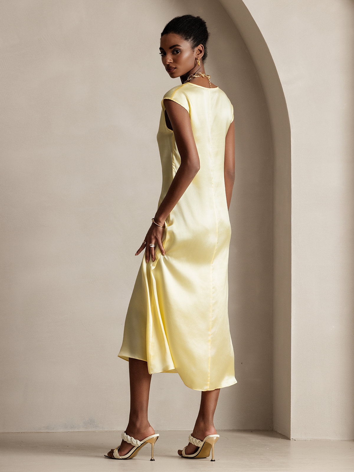[Light Yellow] SilkSilky-CA 19Momme Silk Round Neck Dress 002