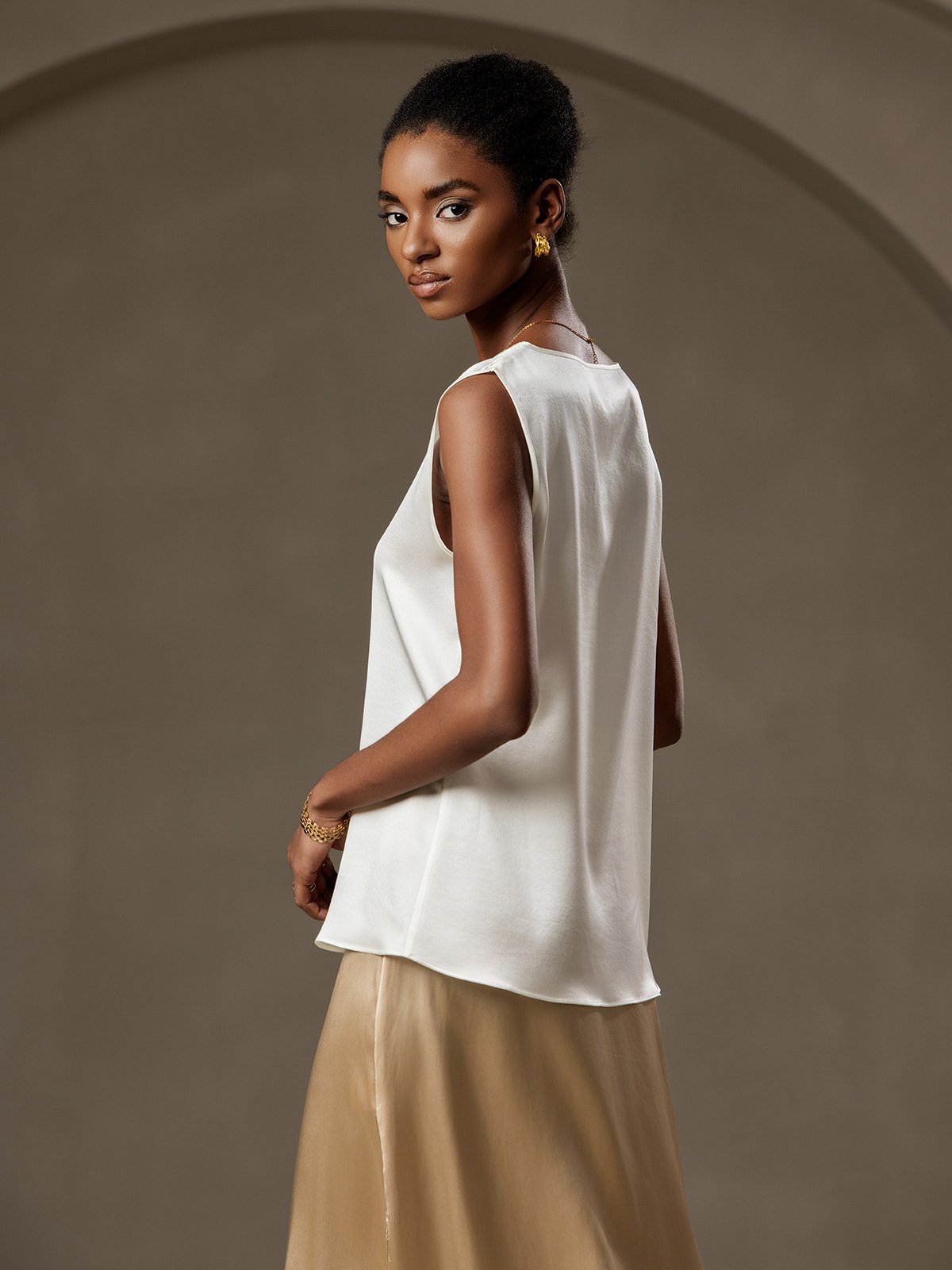 [White] SilkSilky-CA 19Momme Silk Round Neck Camisole 004