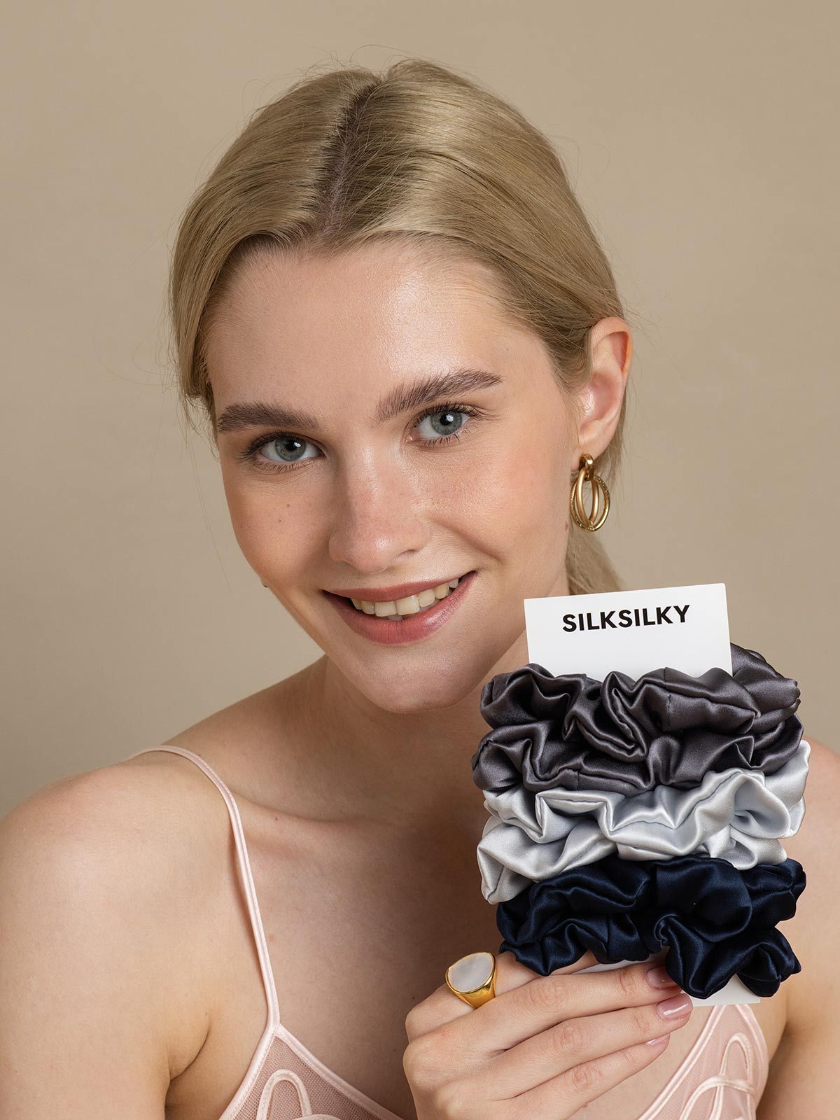 SilkSilky-CA Pure Silk Scrunchie Group1 002