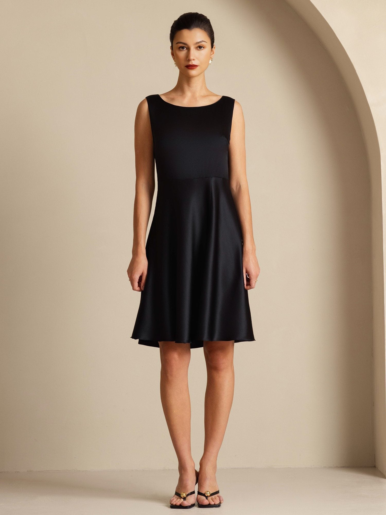 [Black] SilkSilky-CA 19Momme Silk Sleeveless Round Neck Dress 001