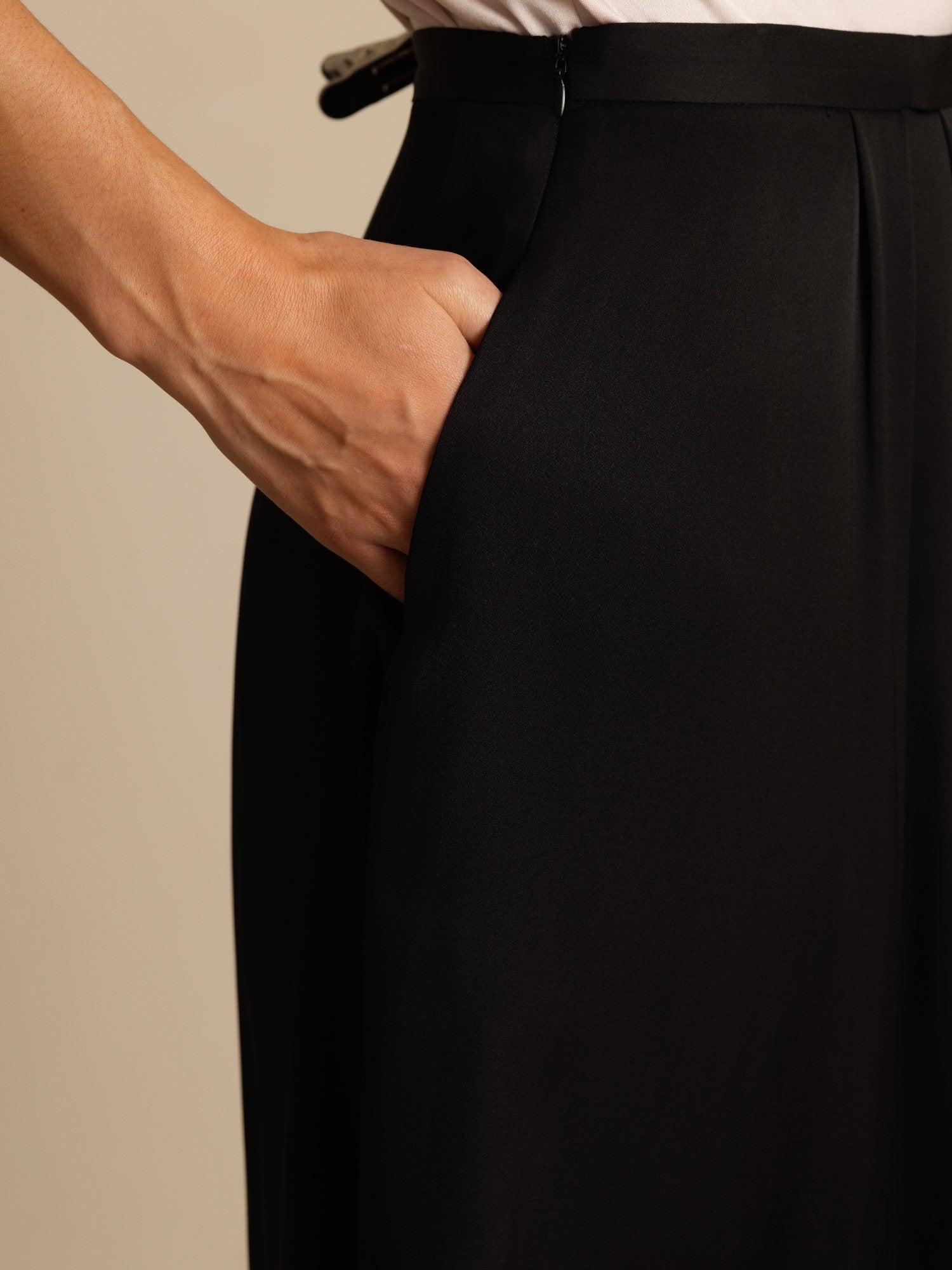 [Black] SilkSilky-CA 19Momme Stretch Silk Double Georgette Skirt 004