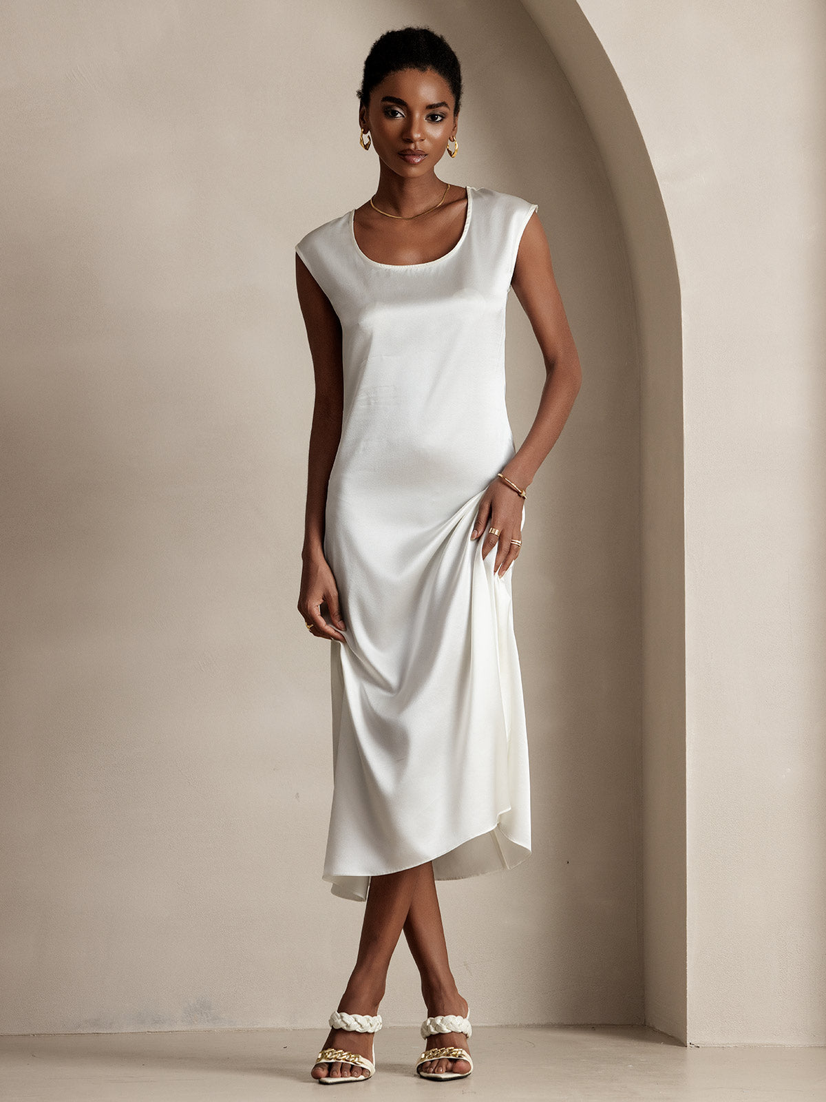 [White] SilkSilky-CA 19Momme Silk Round Neck Dress 001