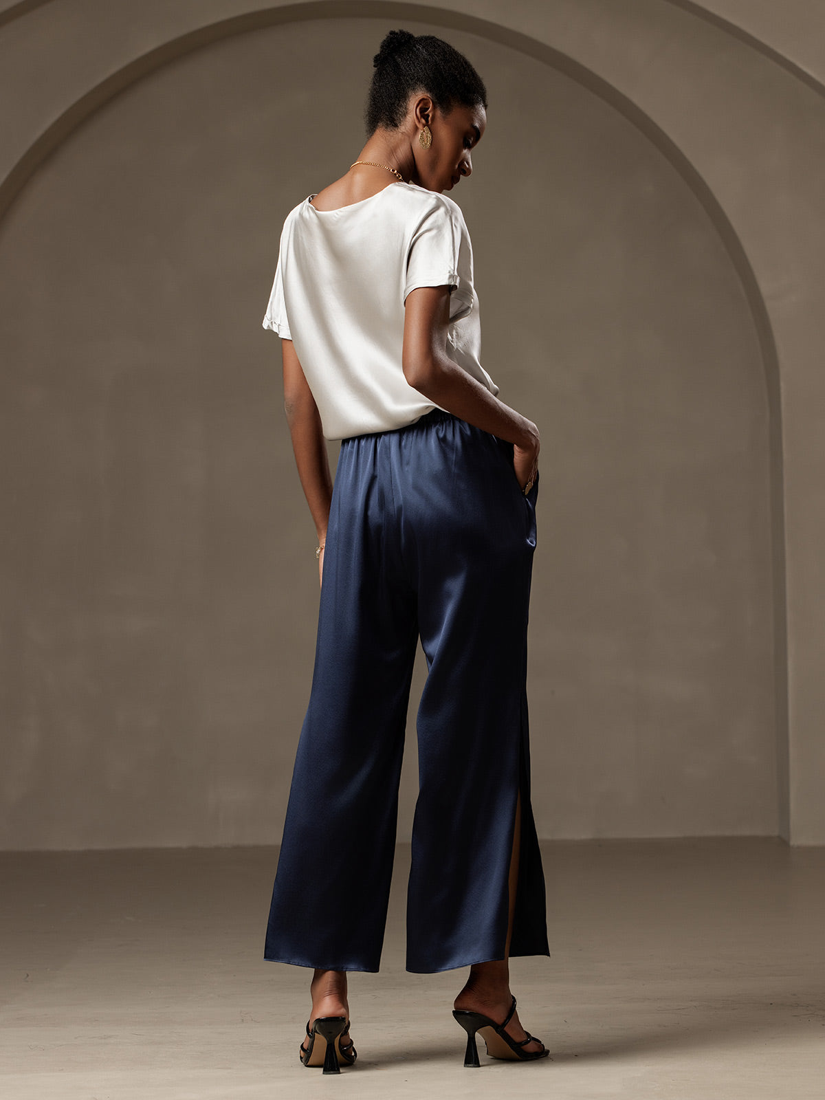 [Light Gray] SilkSilky-CA 19Momme Silk Round Neck Women's T-Shirt 007,