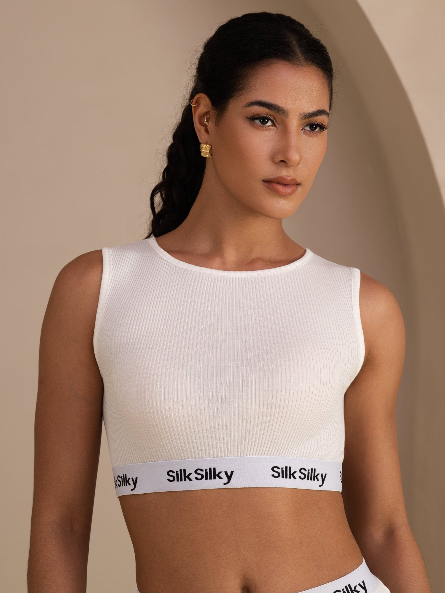 [White] SilkSilky-CA Sleeveless Crew Neck Camisole 001