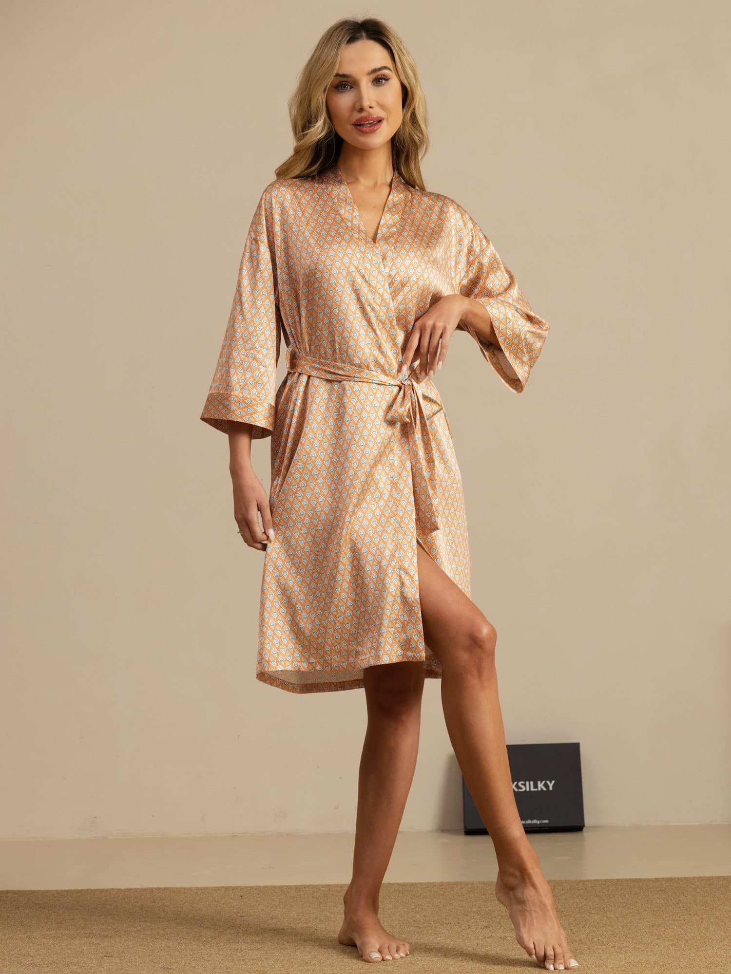 [YellowHeartGeo] SilkSilky-CA 3/4 Sleeve V Neck Women's Robe 006