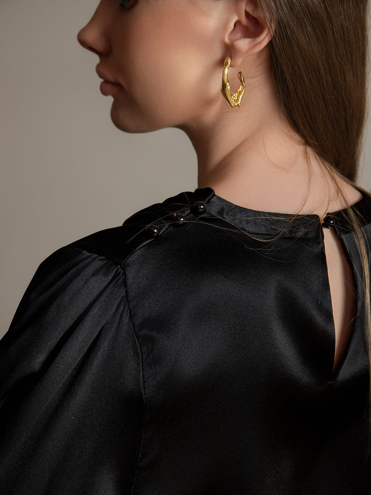 [Black] SilkSilky-CA 19Momme Silk Boat Neck Women's Shirt 004