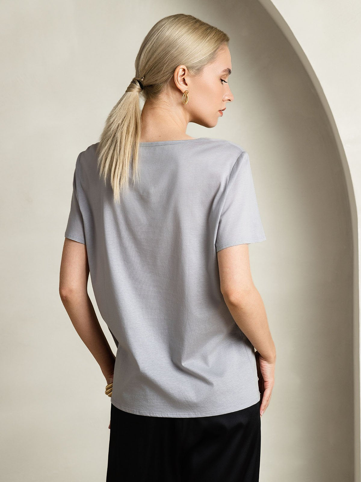 SilkSilky-CA Silk Short Sleeve V Neck Women's T-Shirt Gray 002