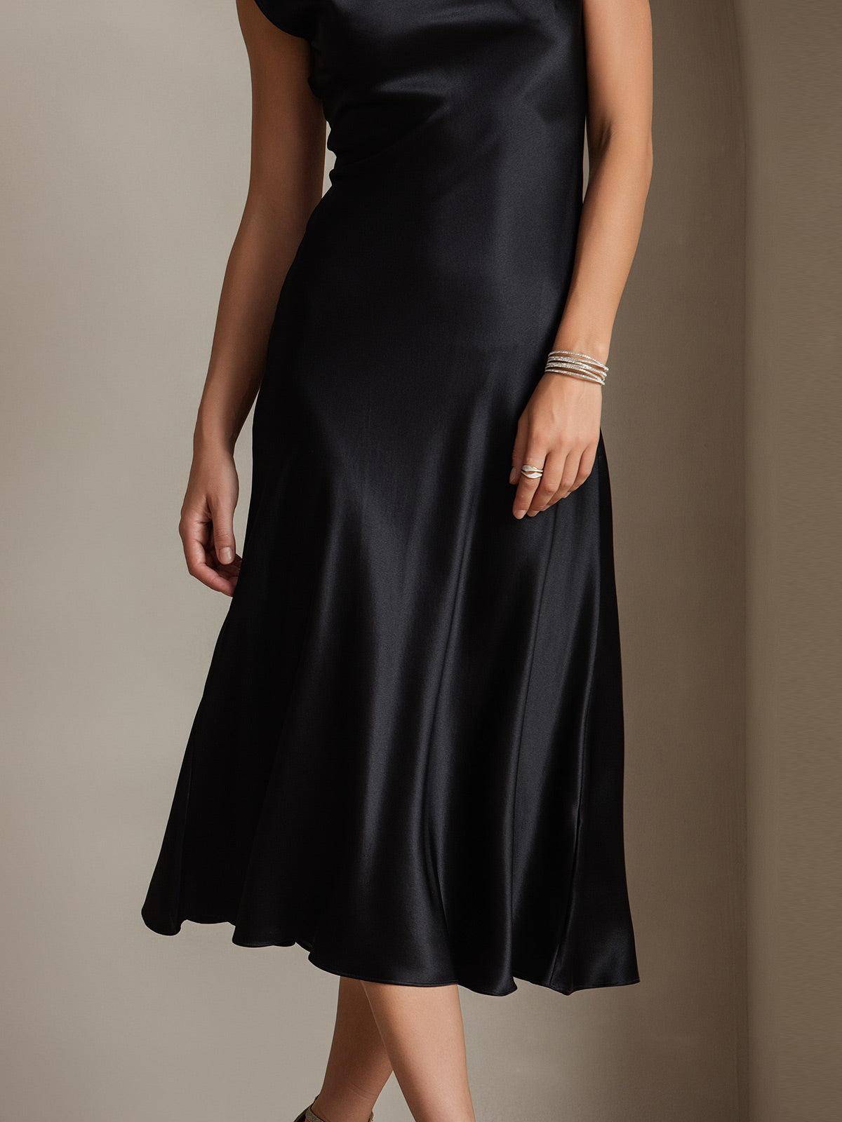 [Black] SilkSilky-CA 19Momme Silk Round Neck Dress 008