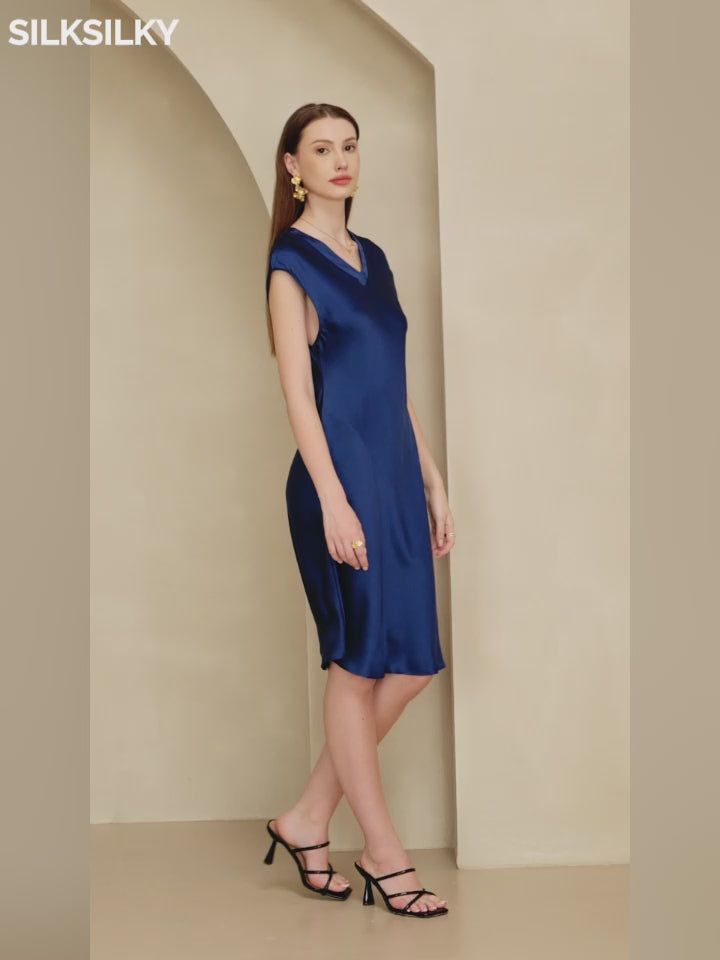 SilkSilky-CA Pure Silk Sleeveless V Neck Dress video 001